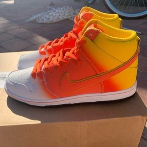 Nike SB Dunk High Sweet Tooth Candy Corn Size 10 Men/ 11.5W FN5107-700